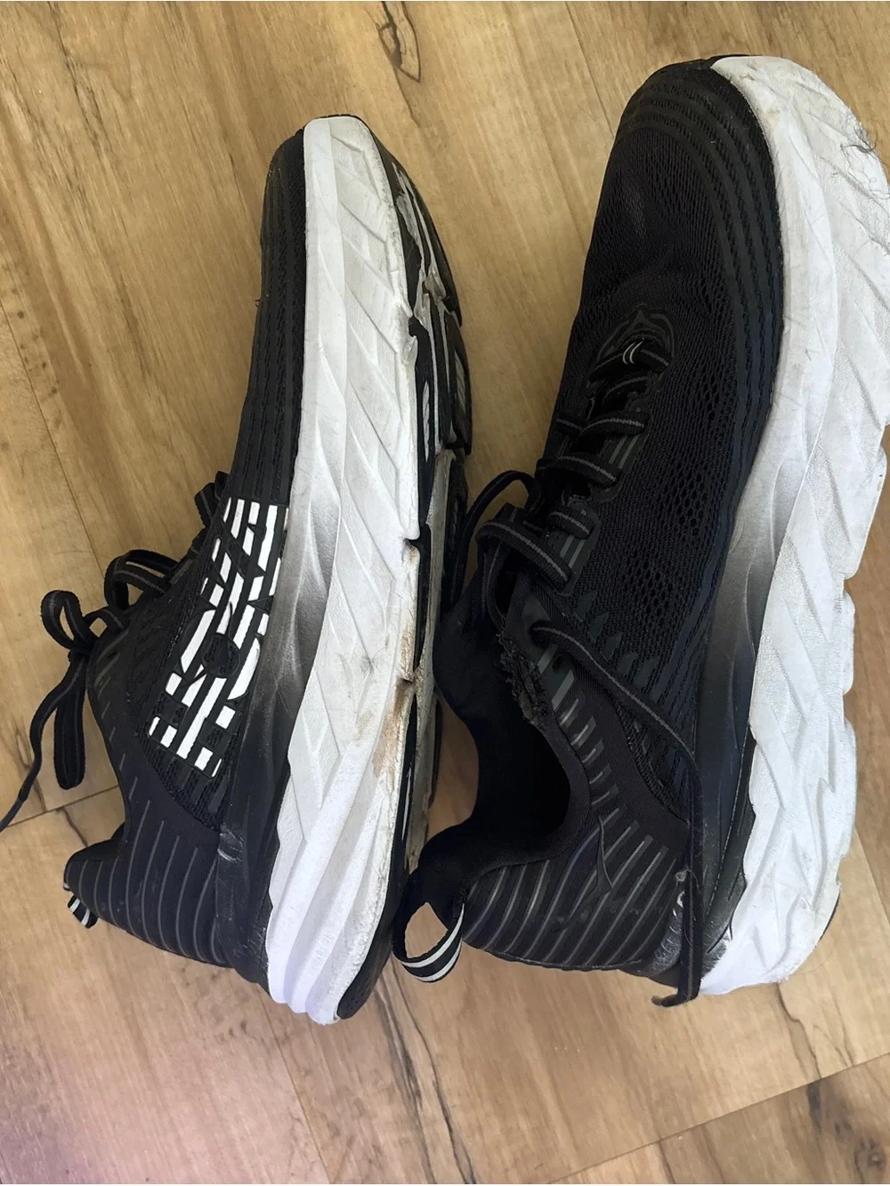 Men’s HOKA ONE Bondi 6 Shows Size 8